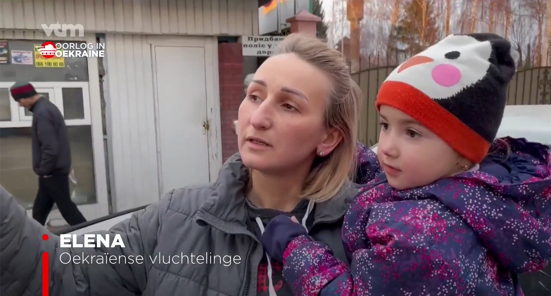 Een witte vrouw werd, zonder dat haar afkomst ter discussie werd gesteld, in de titel geïntroduceerd als 'Oekraïense vluchtelinge'.