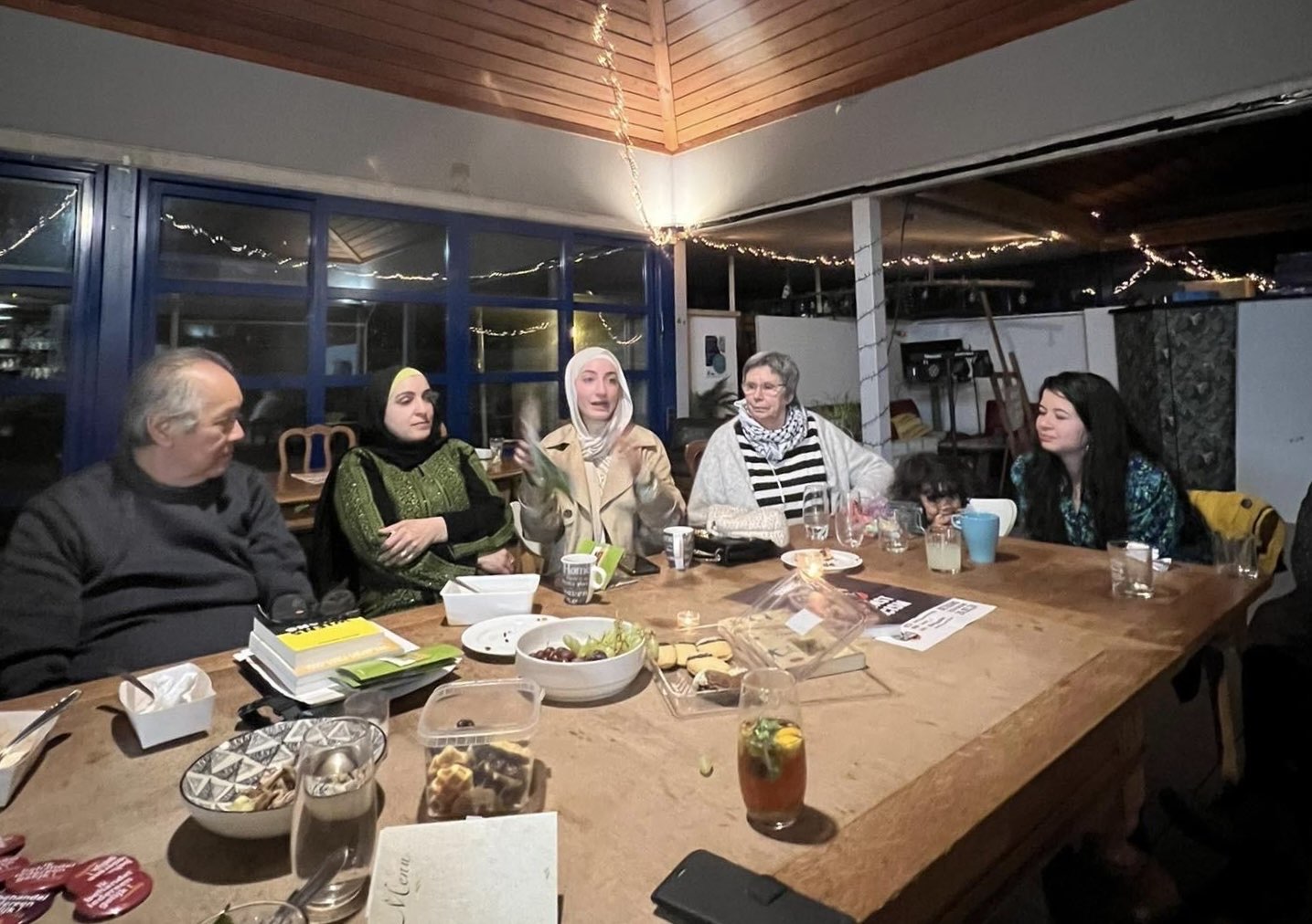 Li Li Chong organiseerde tijdens de ramadan een gesprek rond antiracisme met een iftar nadien. (Foto: Li Li Chong)